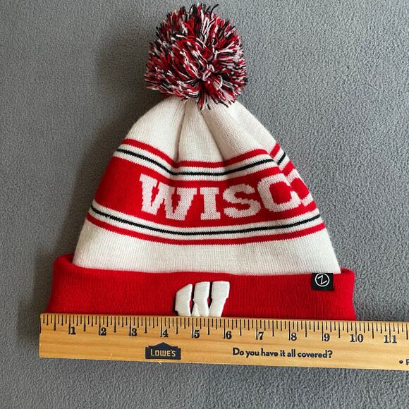 Wisconsin Badgers Knit Pom Beanie Hat Cap Red White Embroidered Logo Big Ten - Picture 7 of 8
